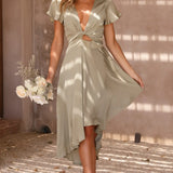 Elegante abito midi in raso con scollo a V profondo da donna maniche a farfalla e gonna asimmetrica fluida