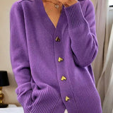 Cardigan in maglia da donna con bottoni a forma di cuore – elegante strato con scollo a V per uno stile quotidiano