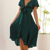 Elegante abito midi in raso con scollo a V profondo da donna maniche a farfalla e gonna asimmetrica fluida