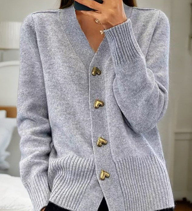 Cardigan in maglia da donna con bottoni a forma di cuore – elegante strato con scollo a V per uno stile quotidiano