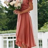 Elegante abito midi in raso con scollo a V profondo da donna maniche a farfalla e gonna asimmetrica fluida