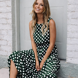 Abito da donna a pois – Taglio femminile e stile rétro chic