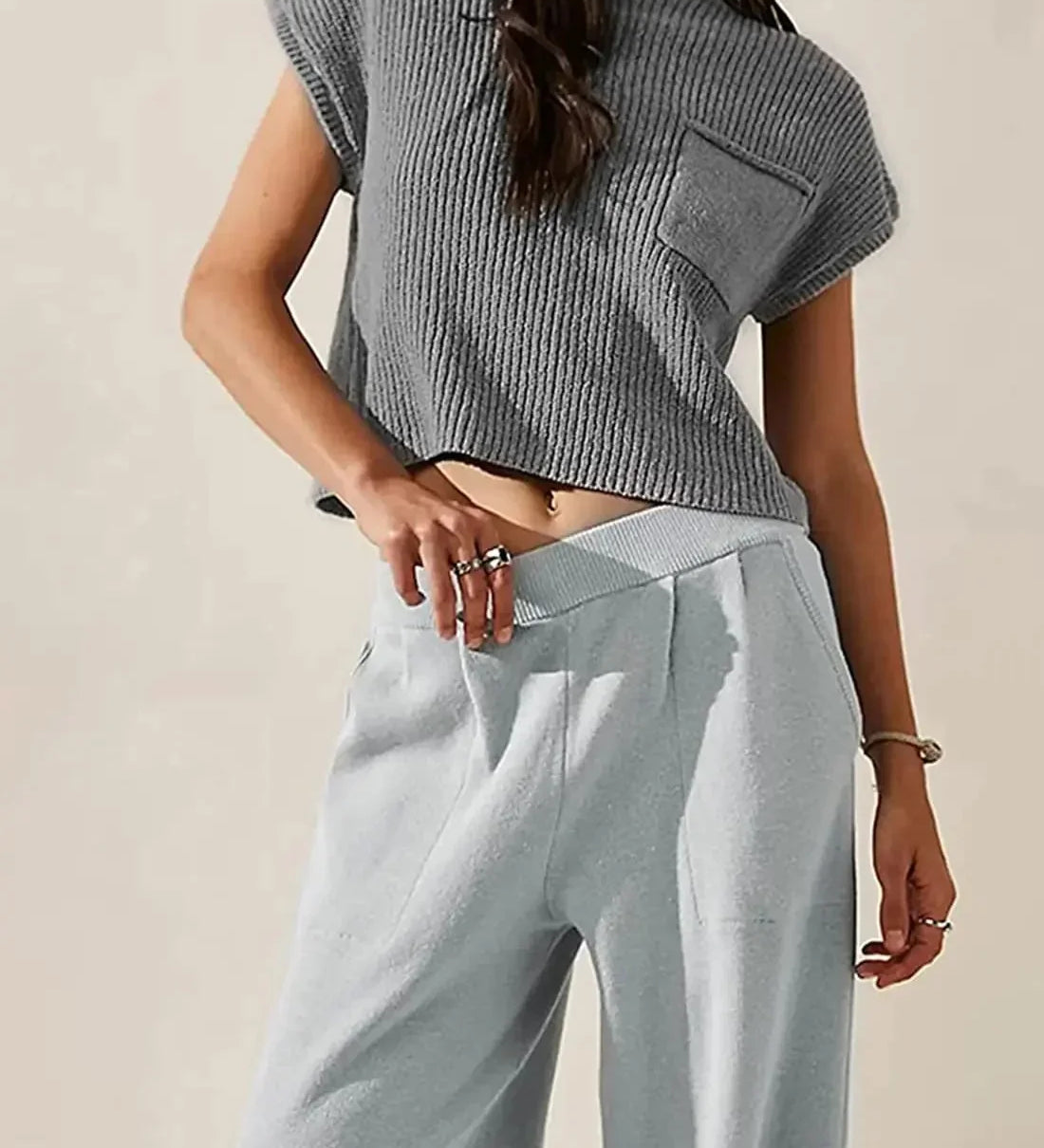 Top in maglia a coste da donna a maniche corte – camicia dal taglio rilassato con collo a lupetto, ideale per l’ufficio e il tempo libero