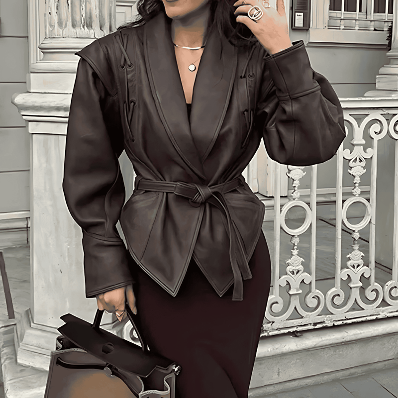 Donna - Cappotto in pelle dal taglio sartoriale - Cintura in vita