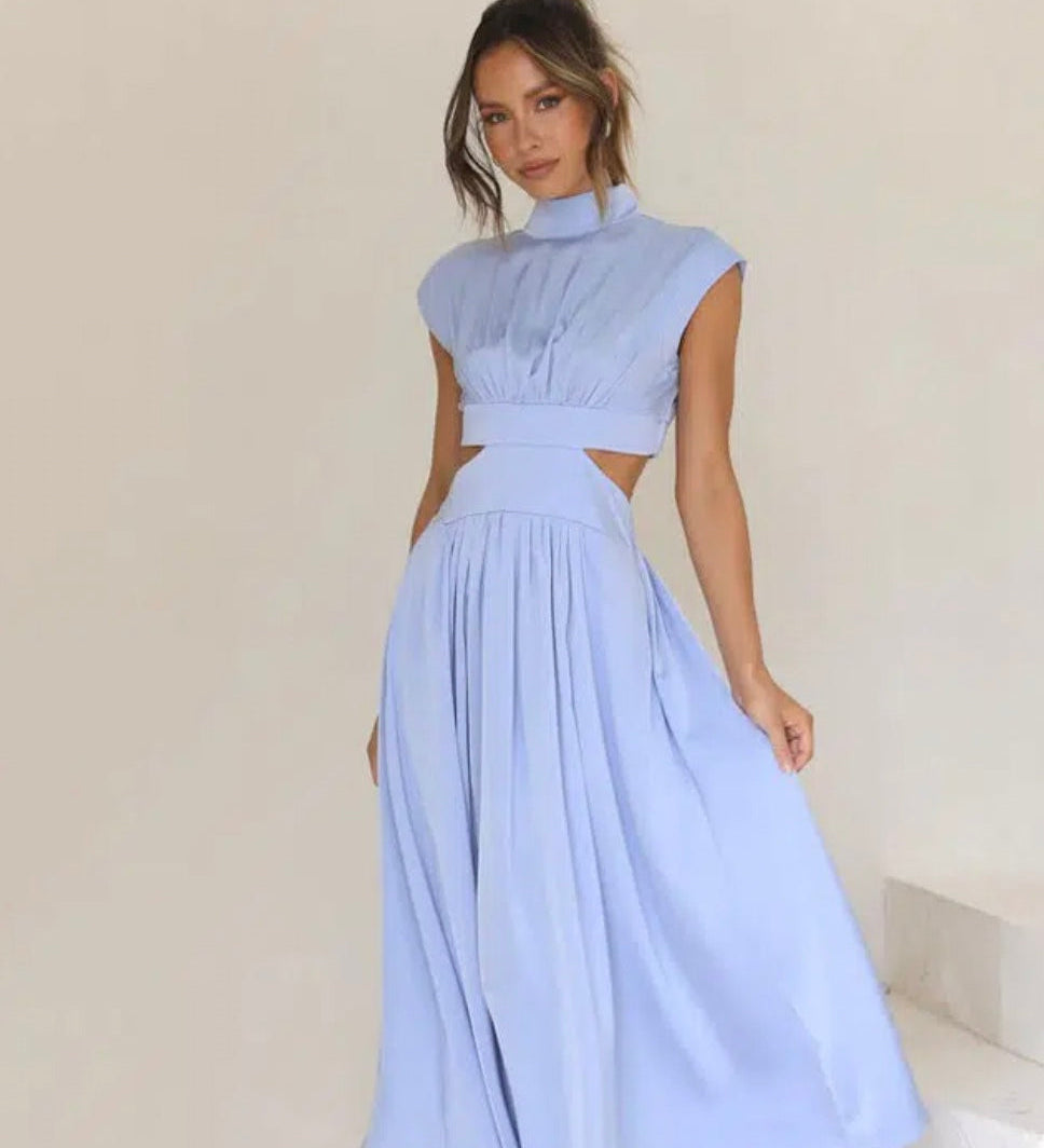 Abito Femminile Scollo Ingiottito – Adatto per Occasioni Festive, Con Dettagli Cut-Out