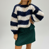 Maglione donna a maglia grossa con ampie righe e maniche a palloncino
