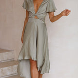 Elegante abito midi in raso con scollo a V profondo da donna maniche a farfalla e gonna asimmetrica fluida