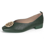 Beatrice™ | Ballerina punta quadrata con emblema dorato