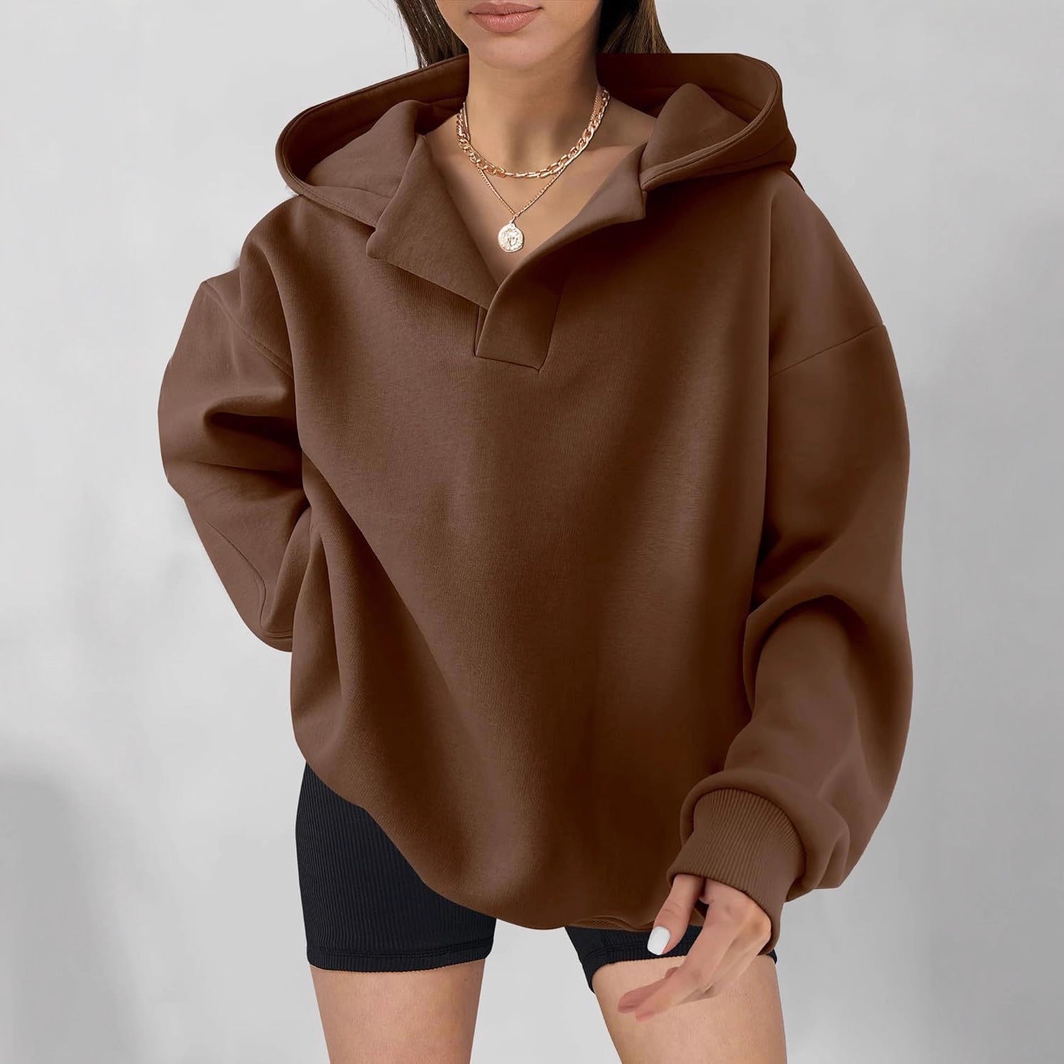 Donna - Maglia oversize con cappuccio e scollo a V