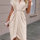 Abito midi avvolgente da donna con cintura annodata ed elegante spacco