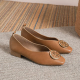 Beatrice™ | Ballerina punta quadrata con emblema dorato