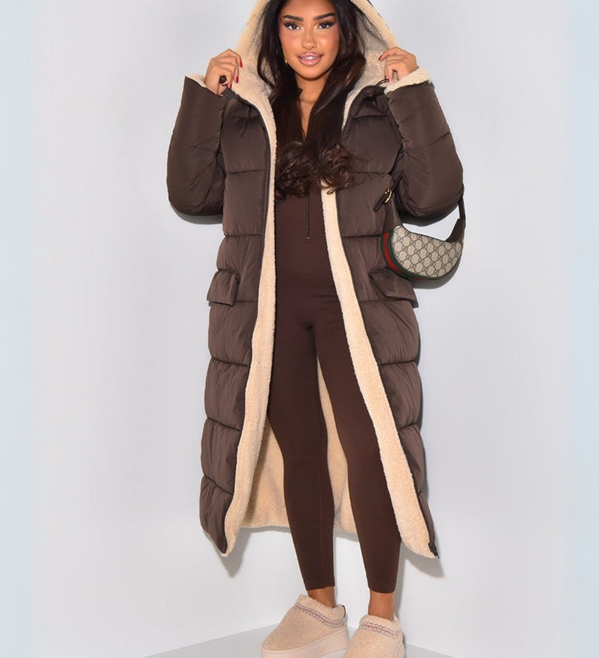 Giacca Invernale Donna Reversibile – Design Doppio Senso in Nero e Grigio per Giornate Fredde e Outfit Casual o Chic