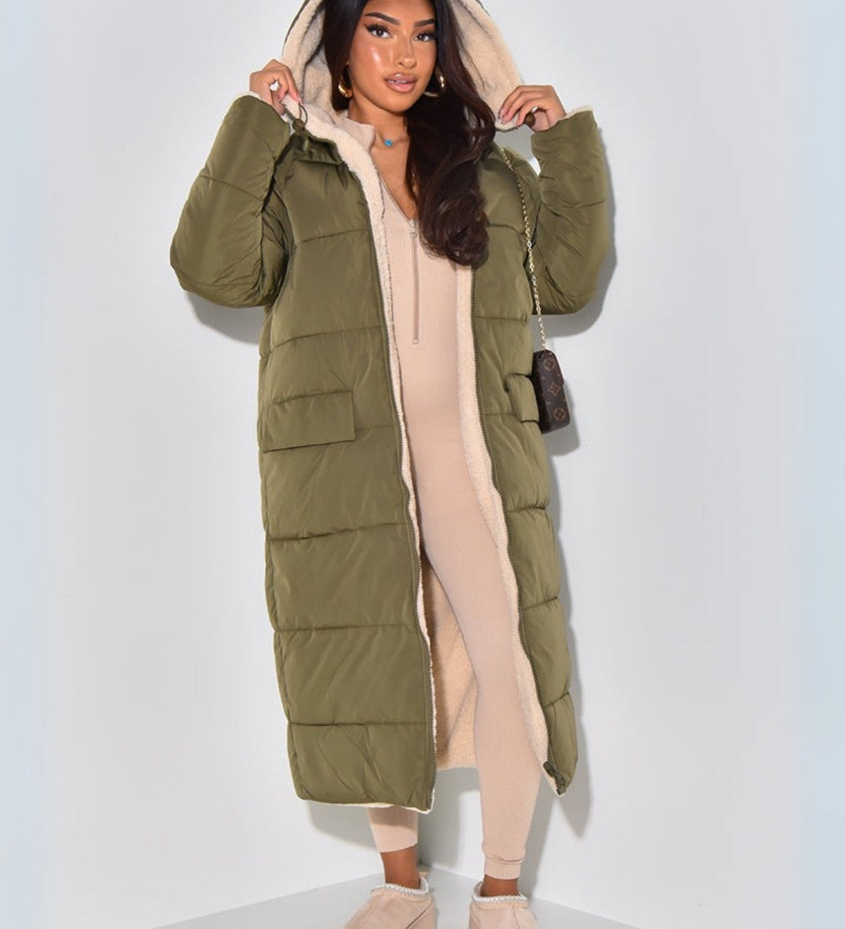 Giacca Invernale Donna Reversibile – Design Doppio Senso in Nero e Grigio per Giornate Fredde e Outfit Casual o Chic