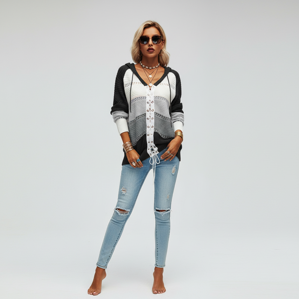 Maglione da donna con cappuccio, allacciatura e pannelli traforati in maglia