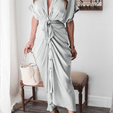 Maxi abito da donna, sofisticato ed elegante, con chiusura a bottoni