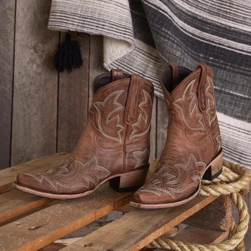 Stivali da Cowboy Ricamati per Donna – Con Tacco, Adatti per Uso Casual e Quotidiano