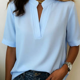 Arianna™ | Blusa con scollo a V e dettagli dorati