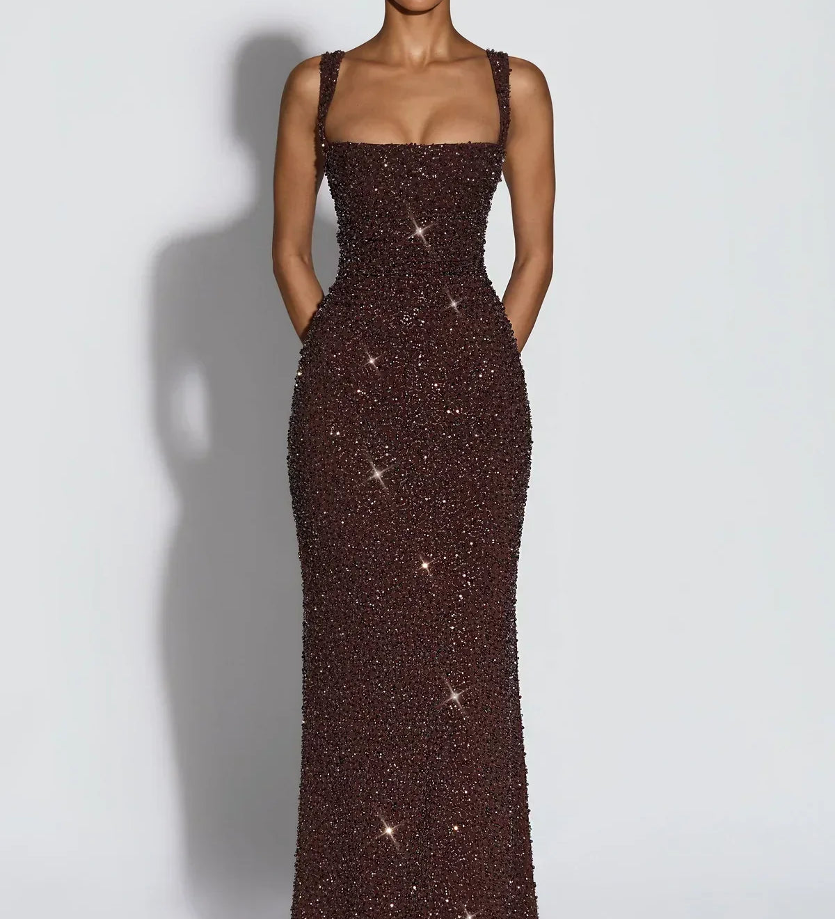 Roosa – Abito Maxy con Scollo Quadrato Glitterato