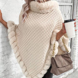 Donna - Poncho beige con bordo in peluche - Modello a diamante