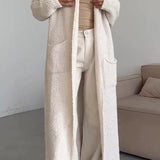 Cardigan lungo lavorato a maglia colorato e alla moda da donna