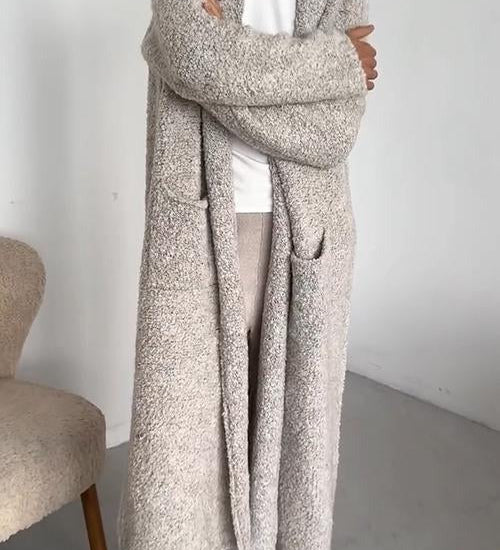 Cardigan lungo lavorato a maglia colorato e alla moda da donna