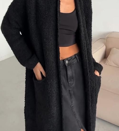 Cardigan lungo lavorato a maglia colorato e alla moda da donna