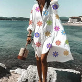 Abito camicia alla moda e fluido Abito bianco