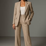 Set Femminile Scolpito – Blazer e Pantaloni, Adatto per Lavoro e Occasioni Formali